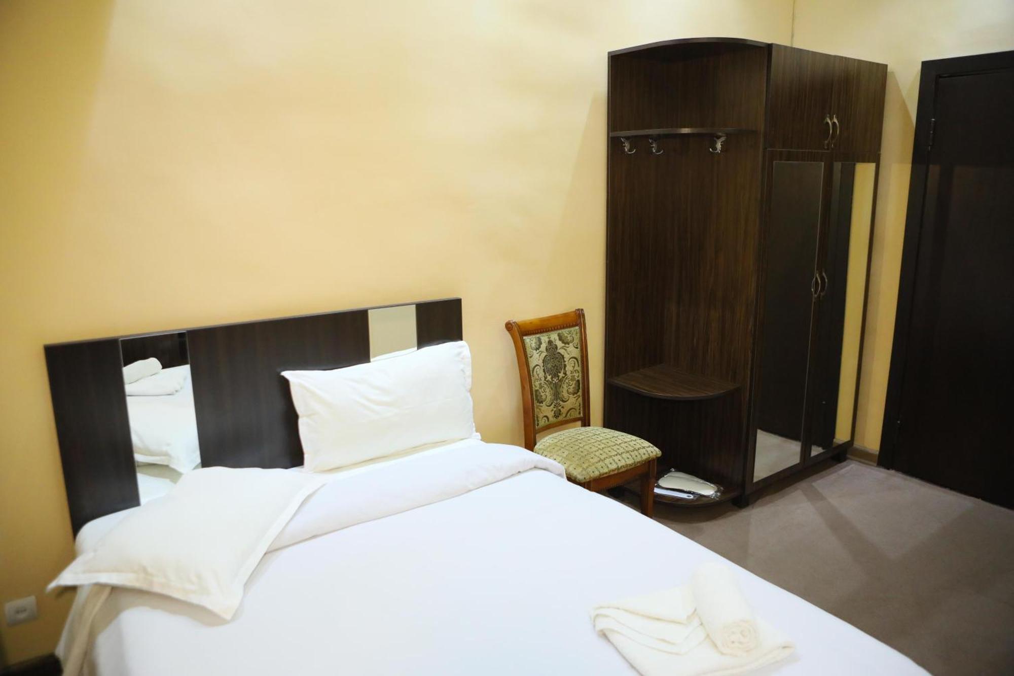 Elko Hotel Jerevan Eksteriør billede