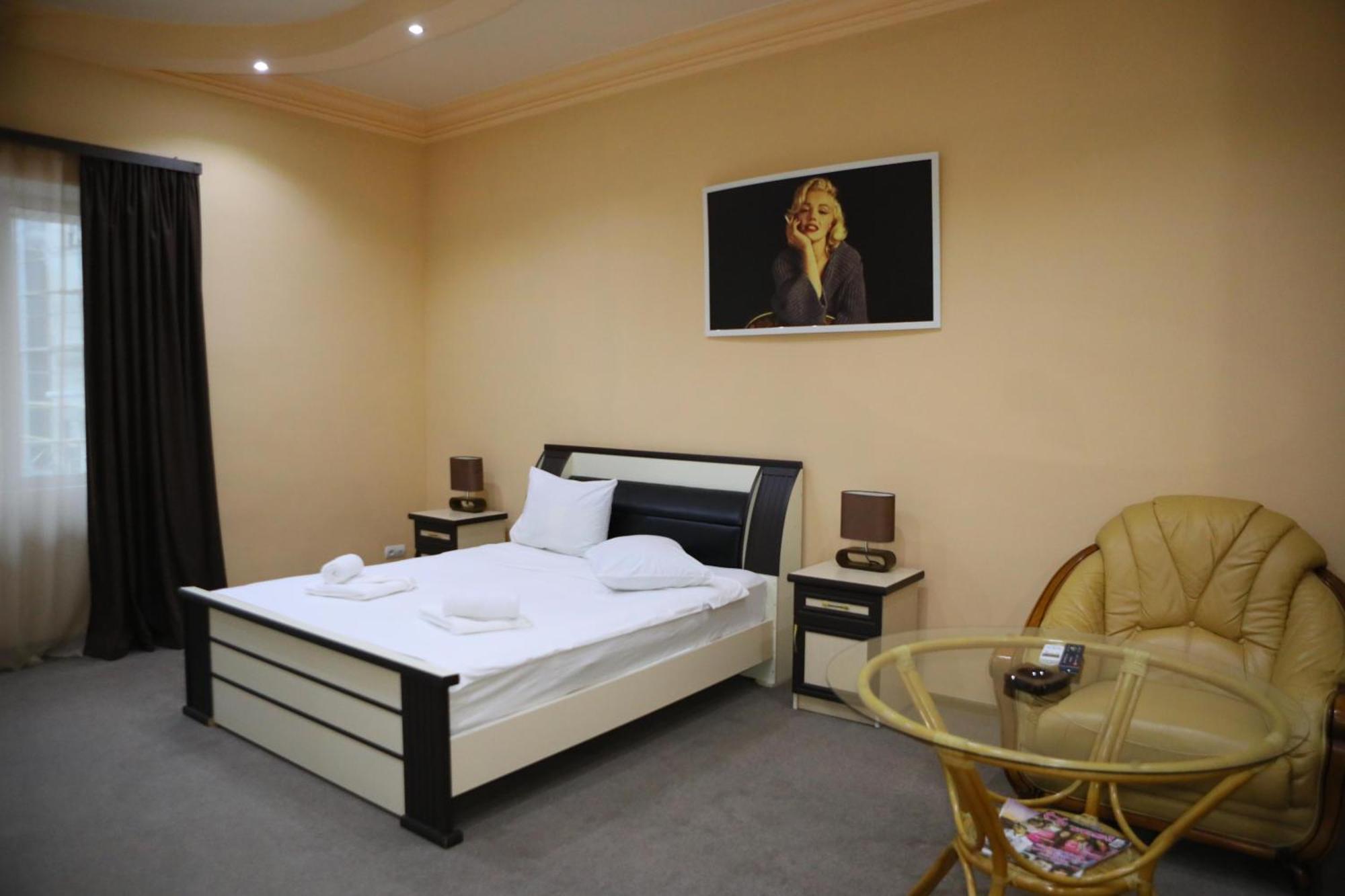 Elko Hotel Jerevan Eksteriør billede