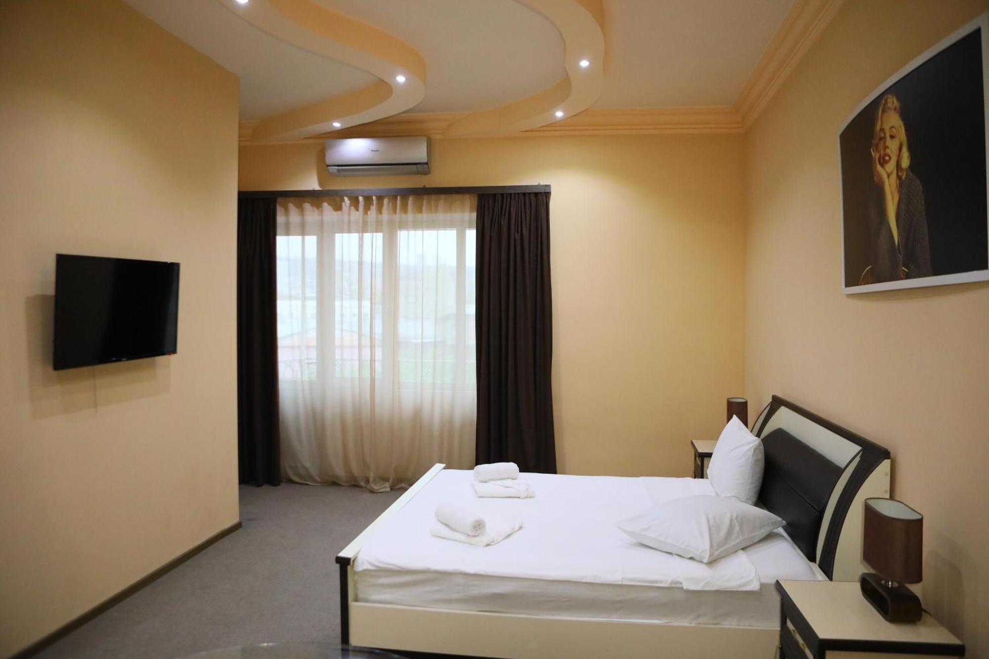 Elko Hotel Jerevan Eksteriør billede